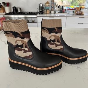 ALL BLACK🖤Camo 2" Flatform Sock Boot COOL military chic 9.5 BoHo Grunge GI Jane